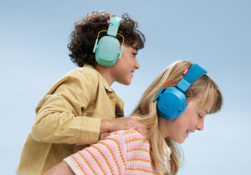 Deux enfants portant les Alpine Muffy Kids